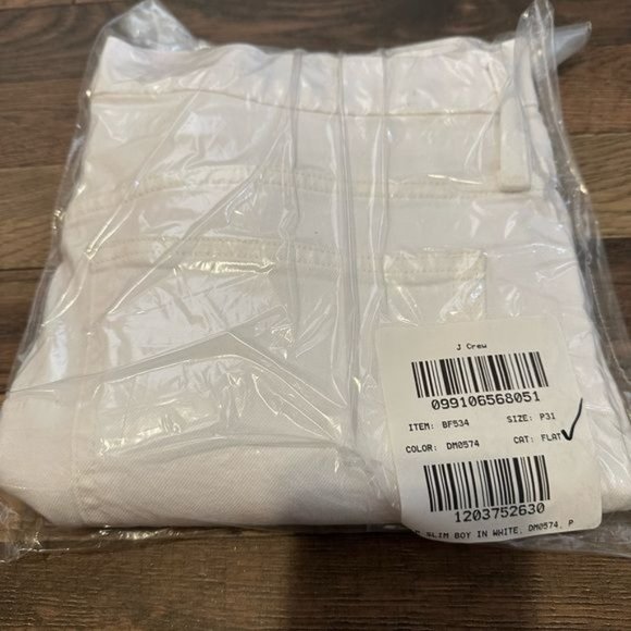 J Crew Petite slim boyfriend jean in white BF534, 31P - Picture 2 of 2